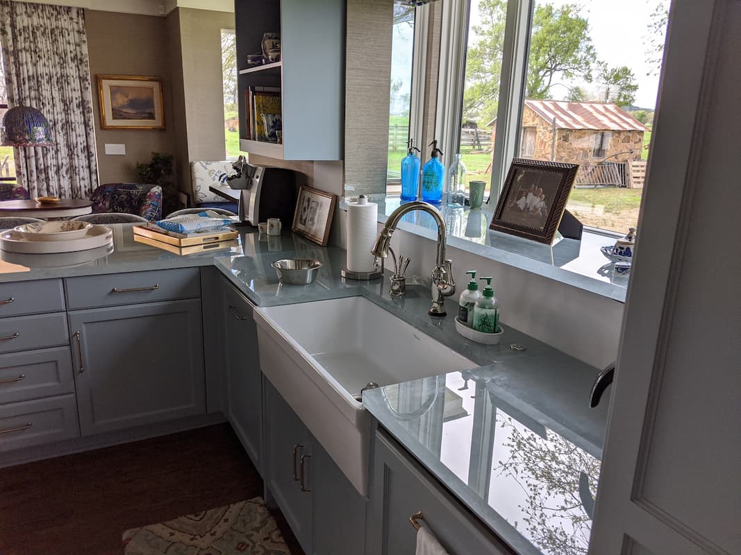 Custom specialty glass by Artisan Glass Designs in DFW